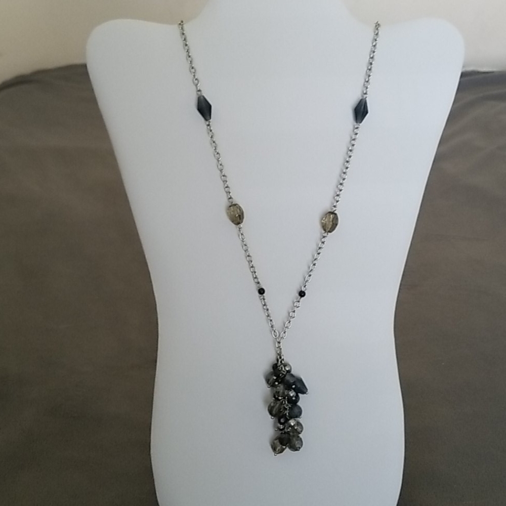 Long Bead Pendant Necklace